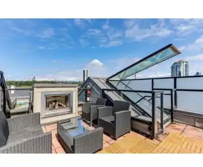 5 230 SALTER STREET, New Westminster BC V3M 0G1