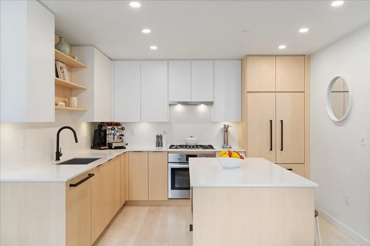 218 2045 HERITAGE PARK LANE, North Vancouver BC V7H 0E3