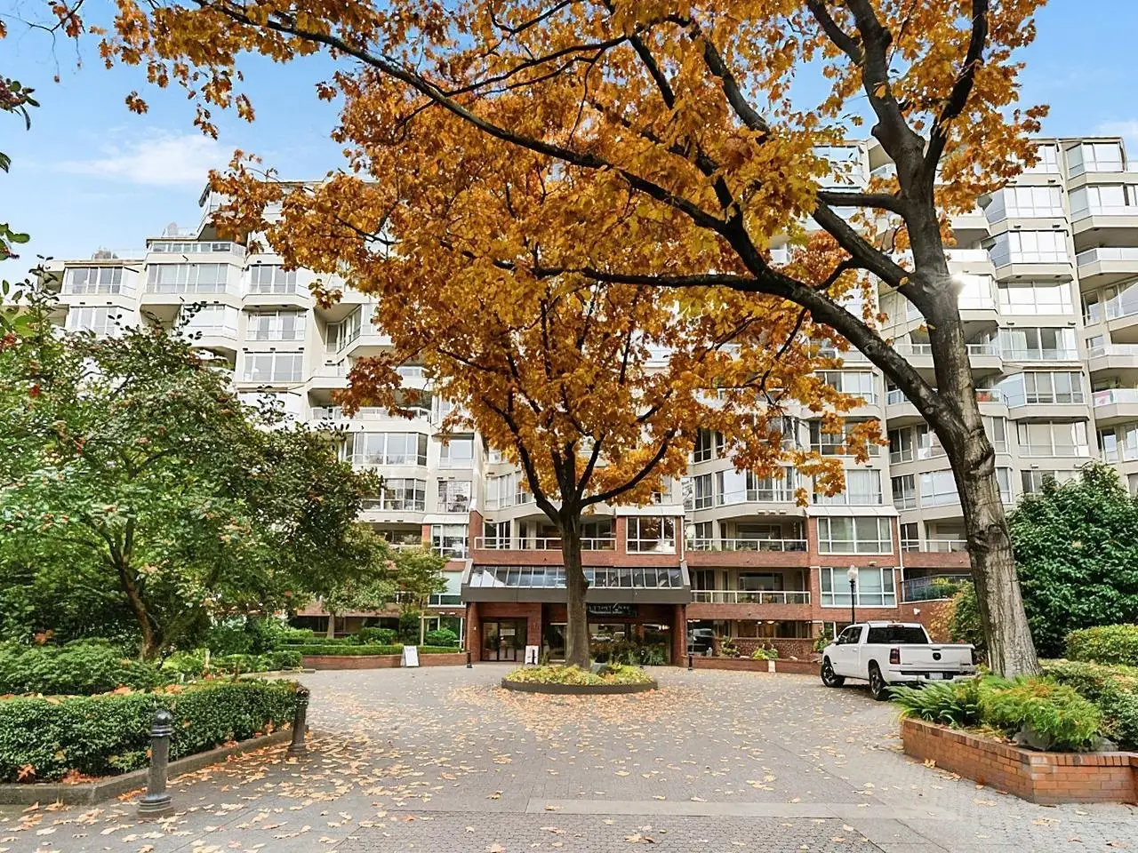 618 518 MOBERLY ROAD, Vancouver BC V5Z 4G3