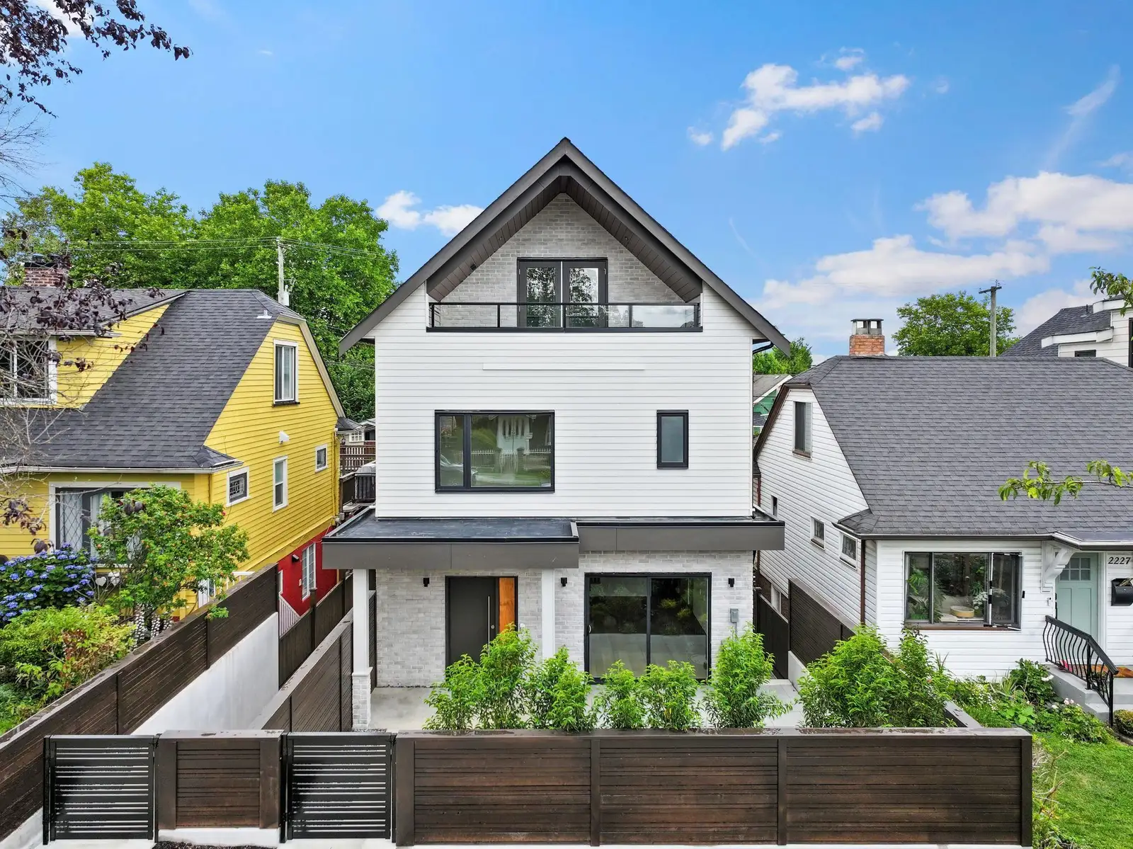 1 2211 WILLIAM STREET, Vancouver BC V5L 2S5