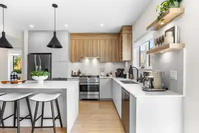 121 1292 ROSENBURG WAY, Coquitlam BC V3E 0P4