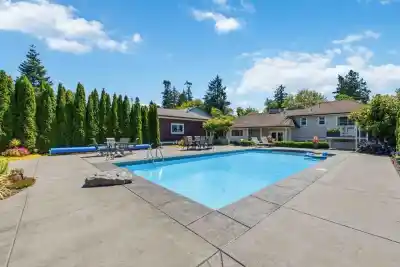 16127 8 AVENUE, Surrey BC V4A 8W5
