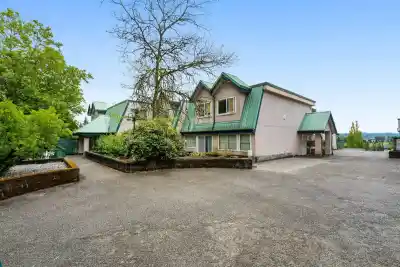 114 918 RODERICK AVENUE, Coquitlam BC V3K 1R1