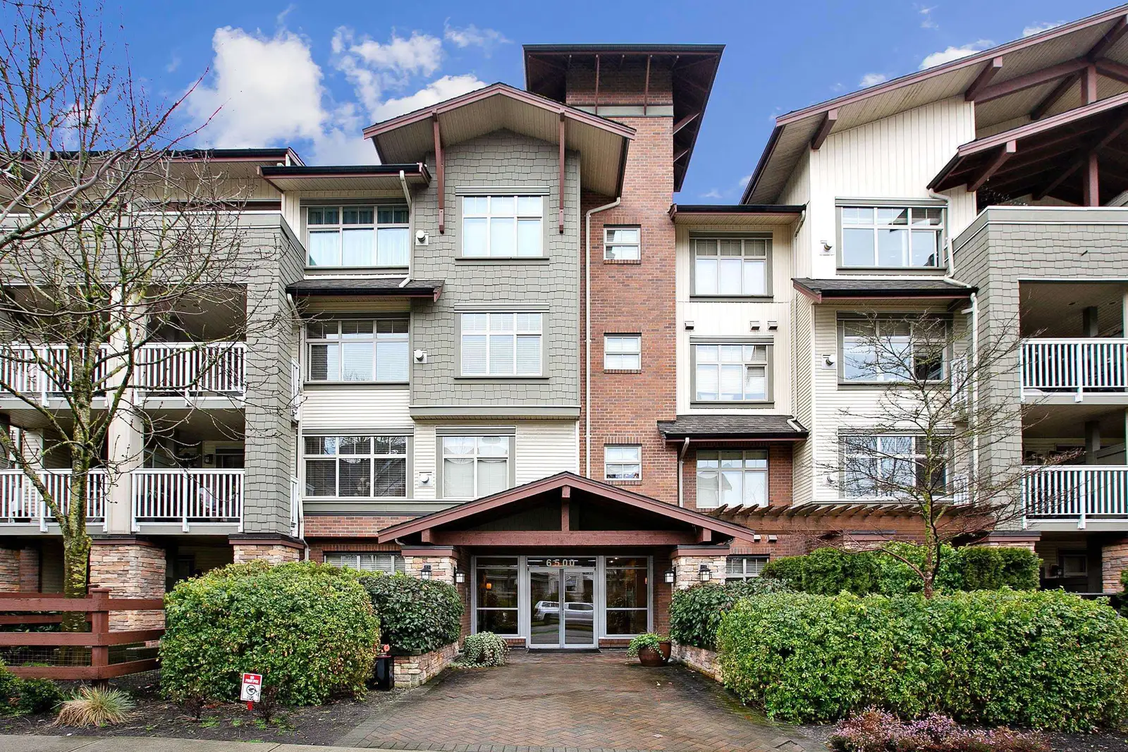 205 6500 194 STREET, Surrey BC V4N 5X4