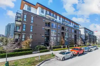 411 750 DOGWOOD STREET, Coquitlam BC V3J 4B7