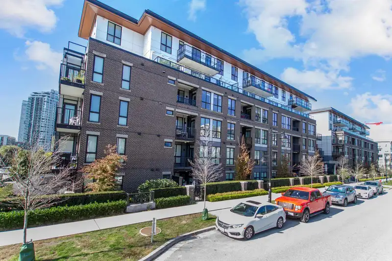 411 750 DOGWOOD STREET, Coquitlam