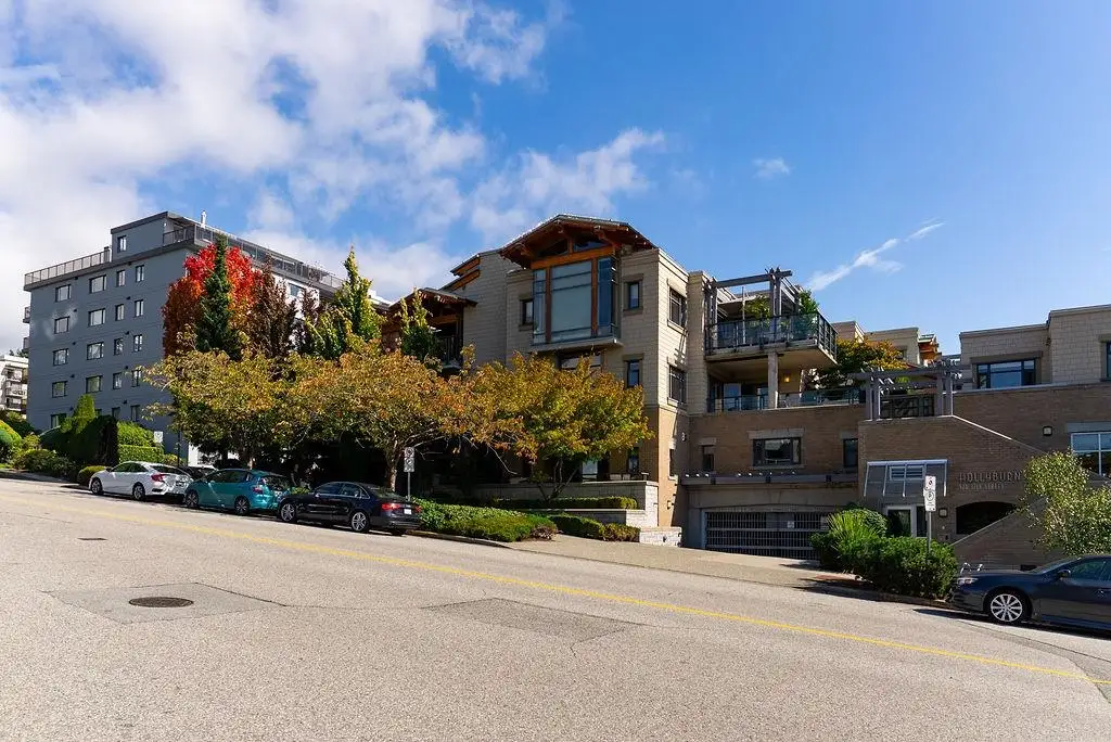 202 550 17TH STREET, West Vancouver BC V7V 3S7