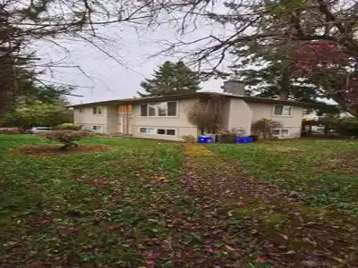 15622 THRIFT AVENUE, White Rock BC V4B 2M2