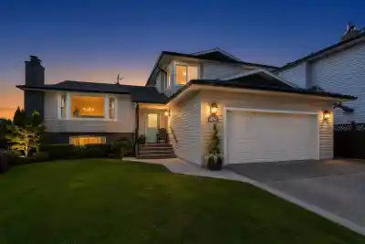 1429 133A STREET, Surrey BC V4A 6A2