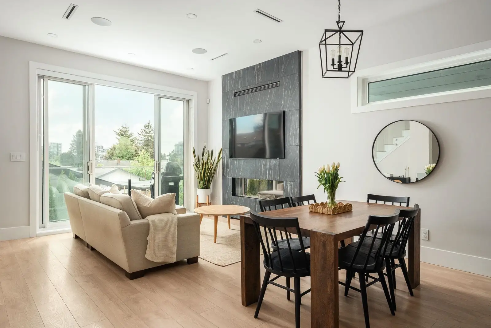 3 215 E 21ST STREET, North Vancouver BC V7L 3B7