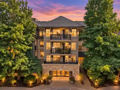 303 2998 SILVER SPRINGS BOULEVARD, Coquitlam BC V3E 3R7