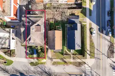 160 E 10TH STREET, North Vancouver BC V7L 2C8