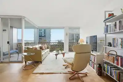 102 2135 ARGYLE AVENUE, West Vancouver BC V7V 1A5