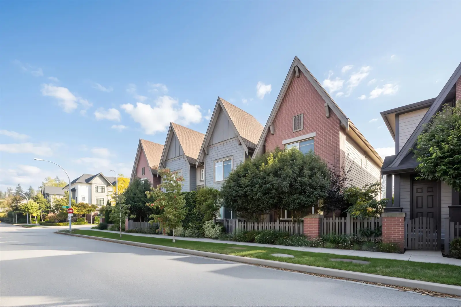 16476 24A AVENUE, Surrey BC V3Z 0V8