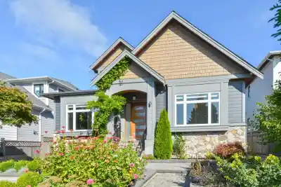 14149 16 AVENUE, Surrey BC V4A 1P9