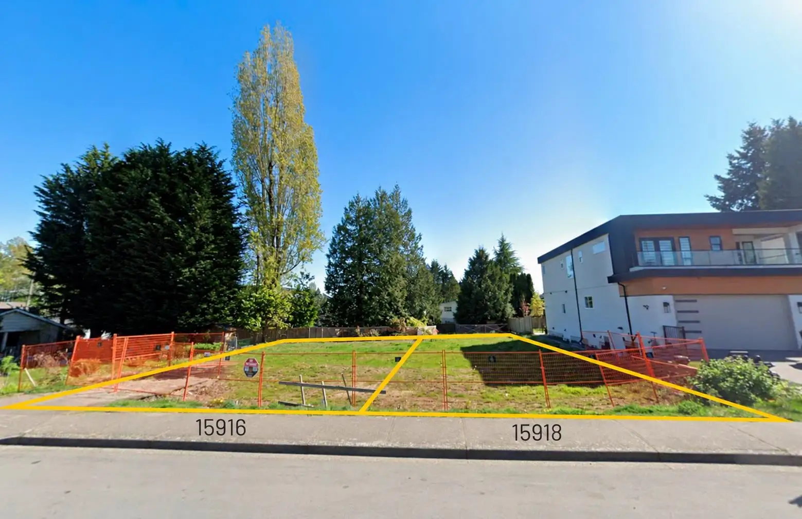 15918 RUSSELL AVENUE, White Rock BC V4B 2S4