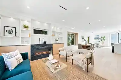 6160 GRANVILLE STREET, Vancouver BC V6M 3E3
