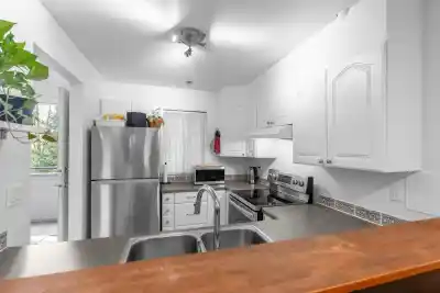 35 2978 WALTON AVENUE, Coquitlam BC V3B 6V6