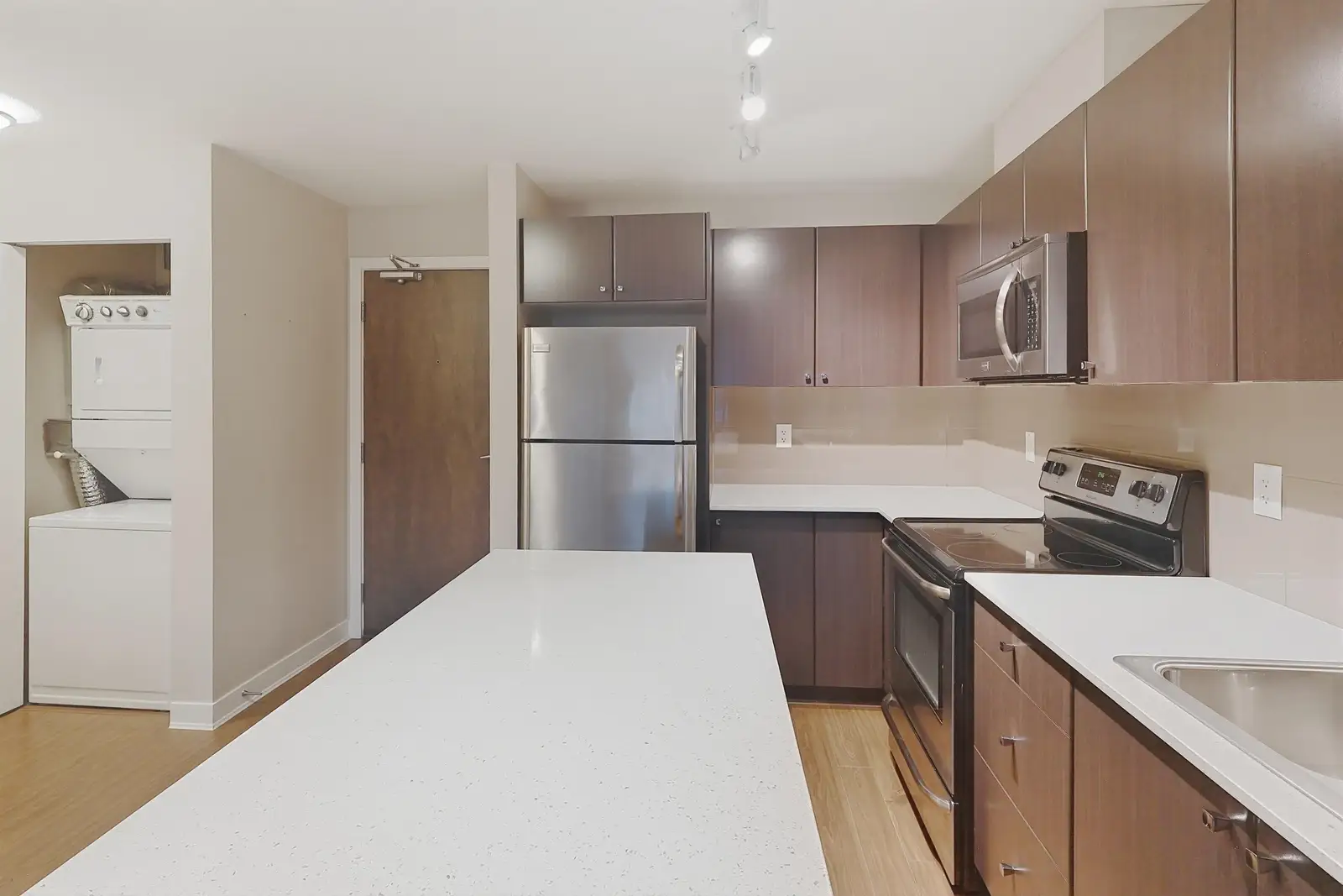 417 13740 75A AVENUE, Surrey BC V3W 0E8