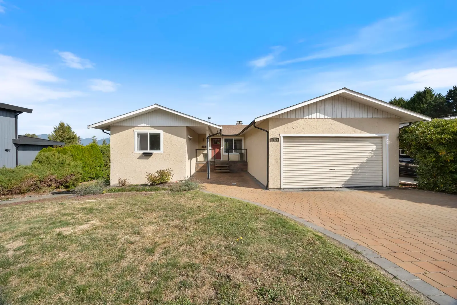 8200 BURNFIELD CRESCENT, Burnaby BC V5E 3W7