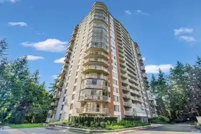 702 2024 FULLERTON AVENUE, North Vancouver BC V7P 3G4