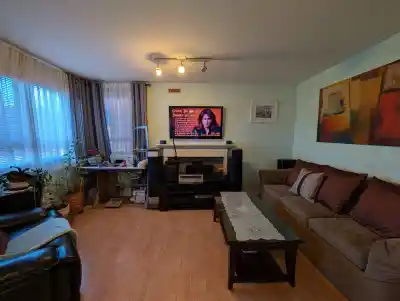 203 4950 JOYCE STREET, Vancouver BC V5R 4G6