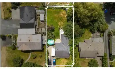 17878 60 AVENUE, Surrey BC V3S 1V4
