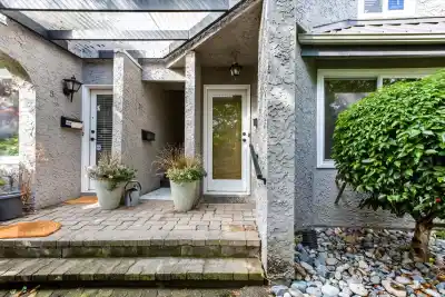 4 15971 MARINE DRIVE, White Rock BC V4B 1G1