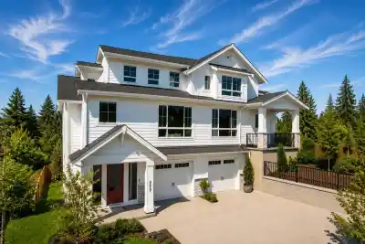3417 GALLOWAY AVENUE, Coquitlam BC V3E 0M8