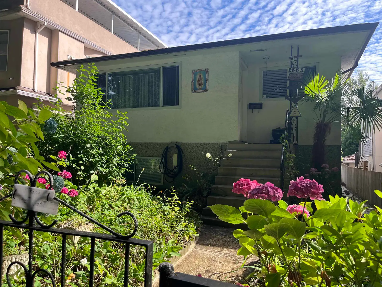 2665 WARD STREET, Vancouver BC V5R 4S7