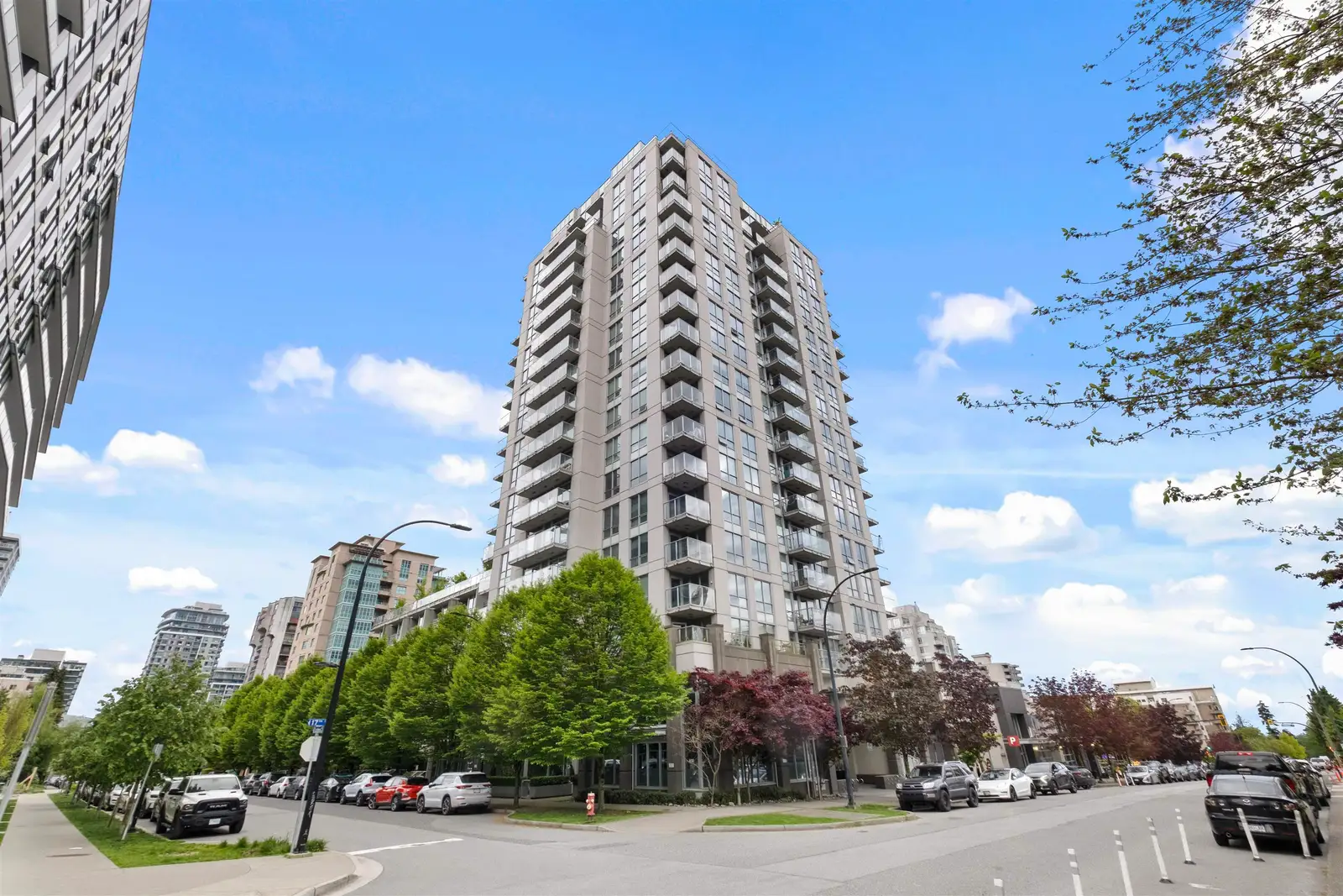 519 135 E 17TH STREET, North Vancouver BC V7L 0C4