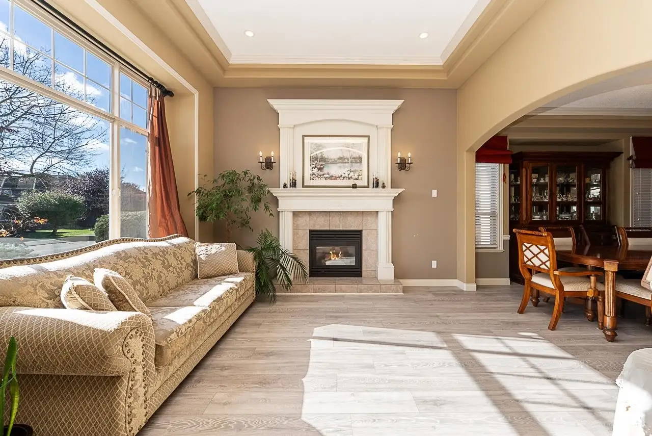 15871 110 AVENUE, Surrey BC V4N 5E9
