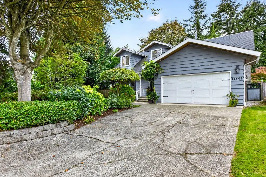 11643 192B STREET, Pitt Meadows BC V3Y 1E9