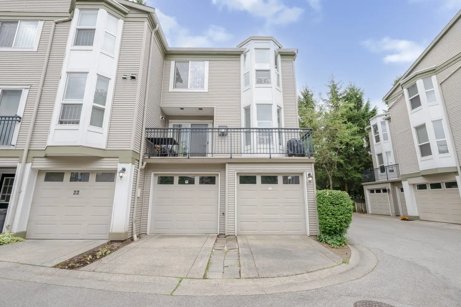 23 9559 130A STREET, Surrey BC V3V 5N9