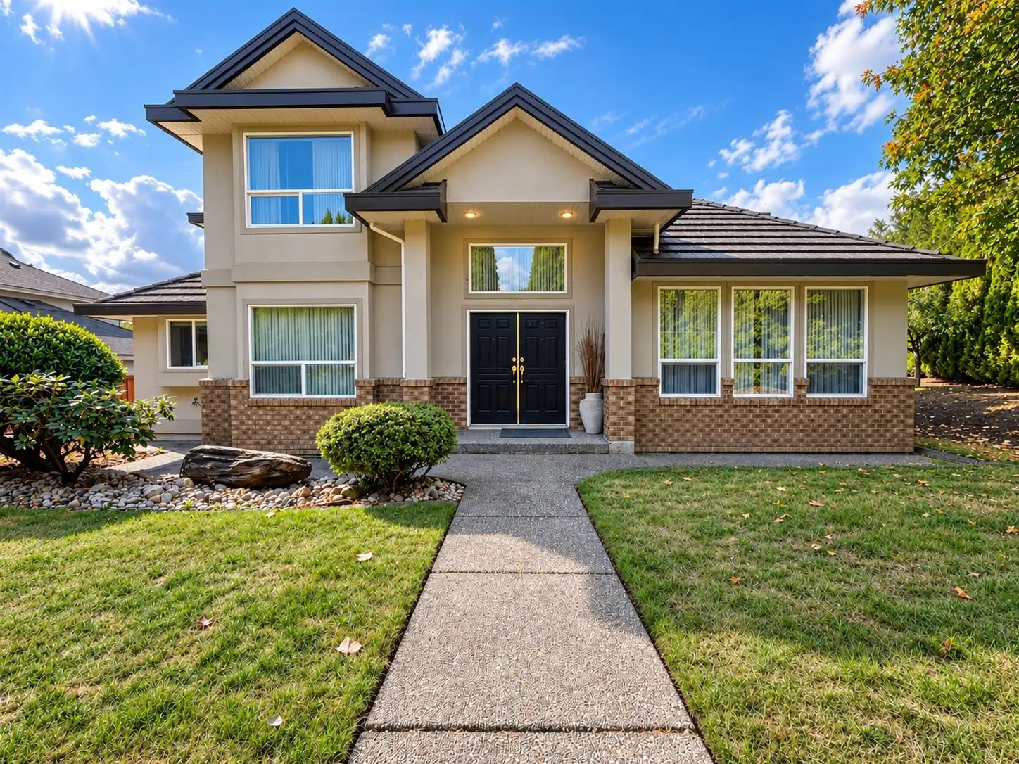 8055 144TH STREET, Surrey BC V3W 5T3