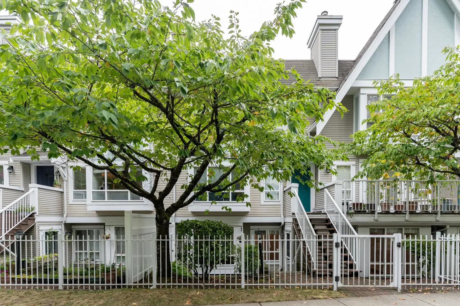 22 6588 SOUTHOAKS CRESCENT, Burnaby BC V5E 4K1