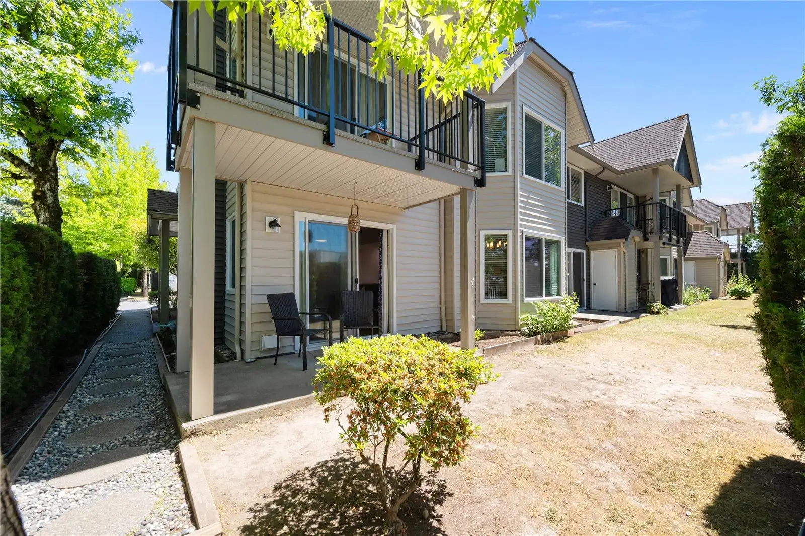 201 8972 FLEETWOOD WAY, Surrey BC V3R 0T5