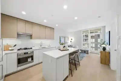 1207 2186 GILMORE AVENUE, Burnaby BC V5C 0N7