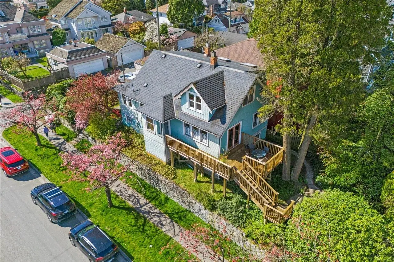 706 W 24TH AVENUE, Vancouver BC V5Z 2B8