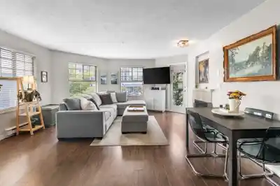 201 215 TWELFTH STREET, New Westminster BC V3M 4H4