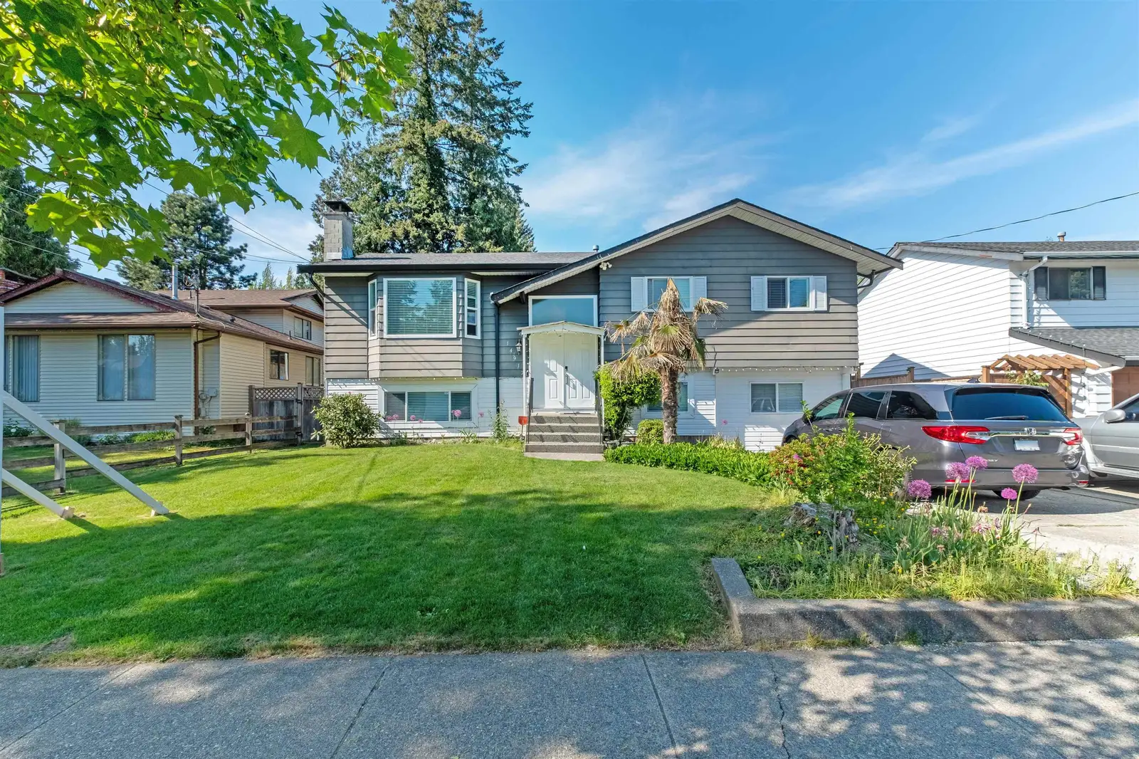 14917 92 AVENUE, Surrey BC V3R 1B9