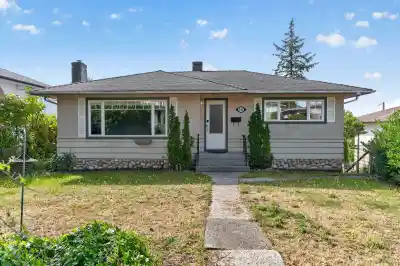 341 W 24TH STREET, North Vancouver BC V7M 2C7