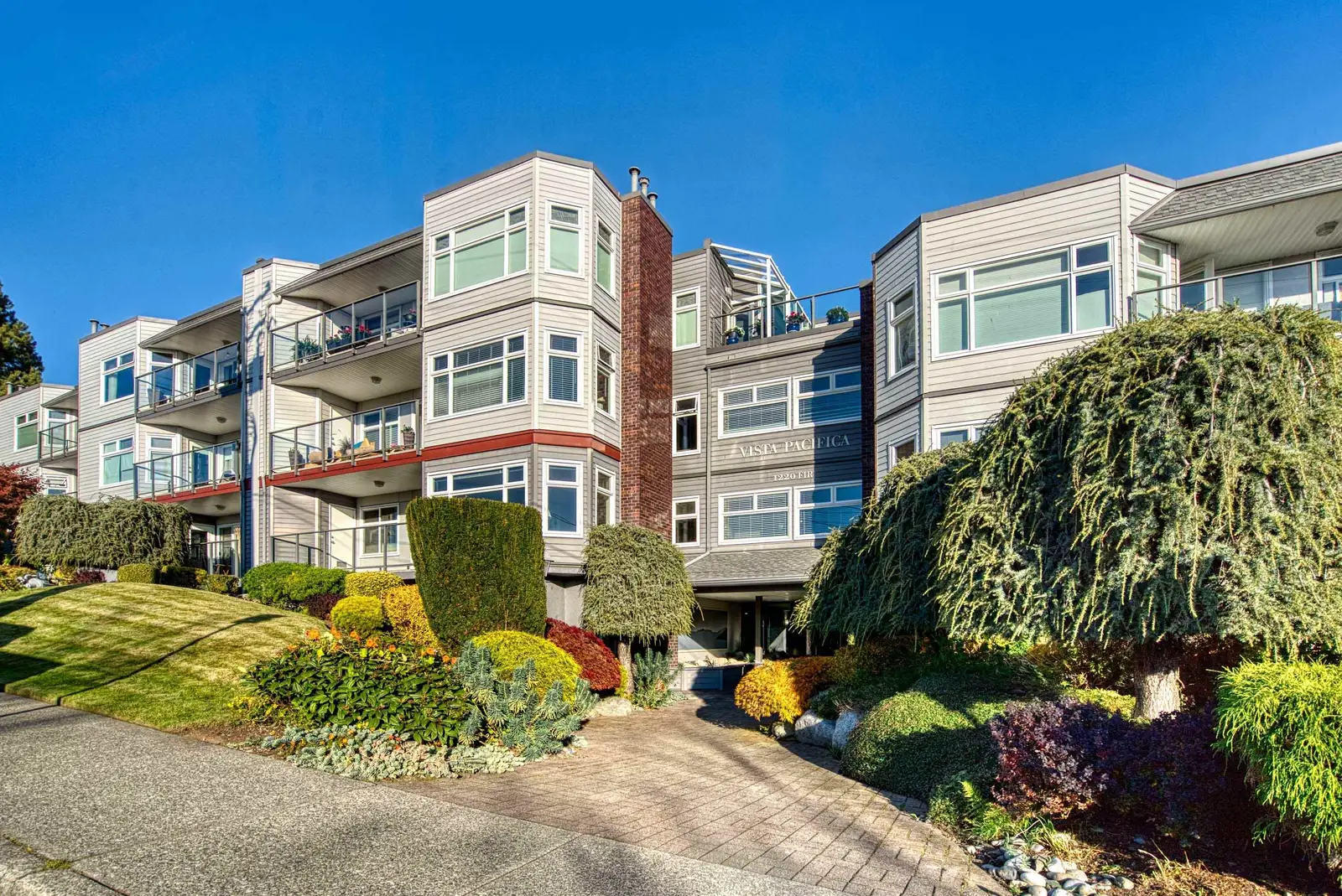 306 1220 FIR STREET, White Rock BC V4B 4B1