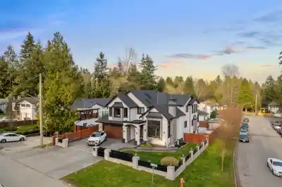 6710 137A STREET, Surrey BC V3W 5E9