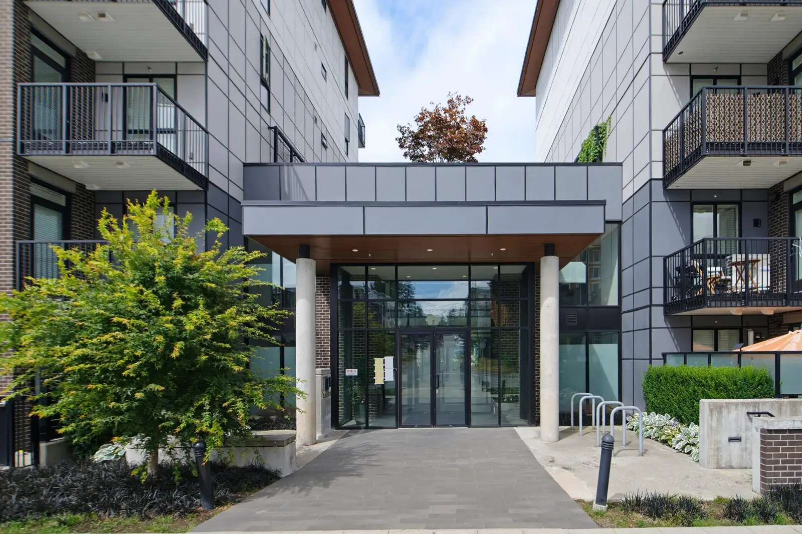 220 750 DOGWOOD STREET, Coquitlam BC V3J 4B7