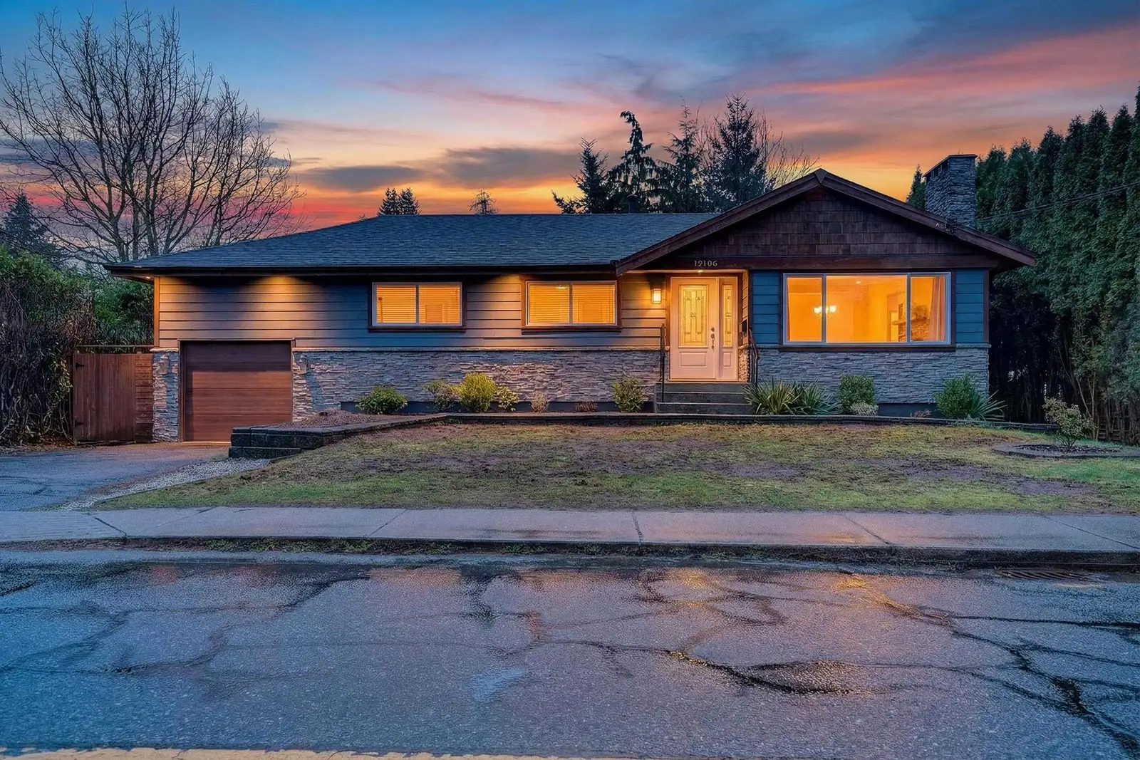 12106 214 STREET, Maple Ridge BC V2X 5E1