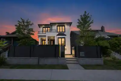 425 E 56TH AVENUE, Vancouver BC V5X 1R5