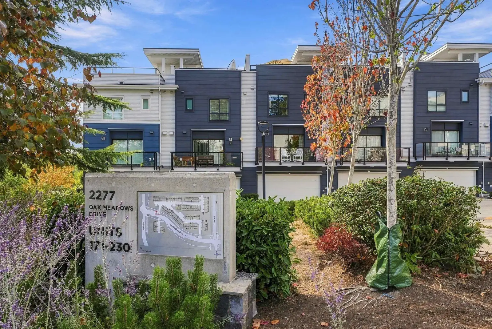 202 2277 OAK MEADOWS DRIVE, Surrey BC V3Z 0W6