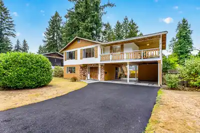 3872 203A STREET, Langley BC V3A 5L6