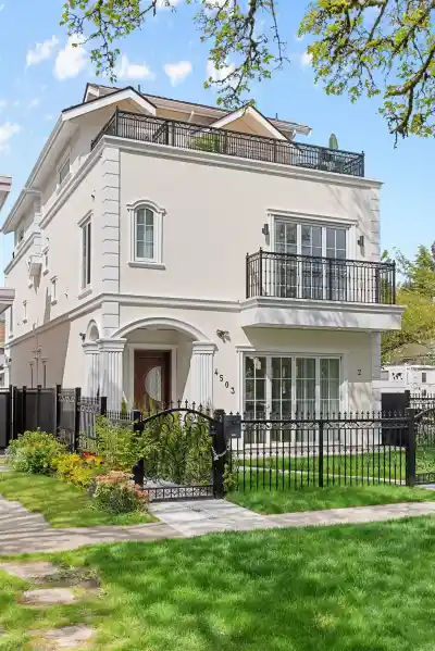 2 4503 W 15TH AVENUE, Vancouver BC V6R 3B3